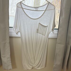 VENUS Classic White Short Sleeve Top